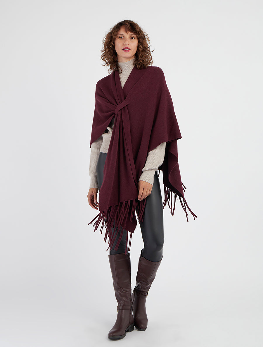 Poncho largo liso con flecos - Ciruela