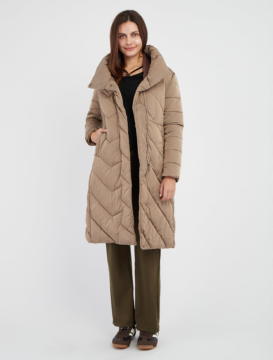 Abrigo largo con cuello alto - Topo