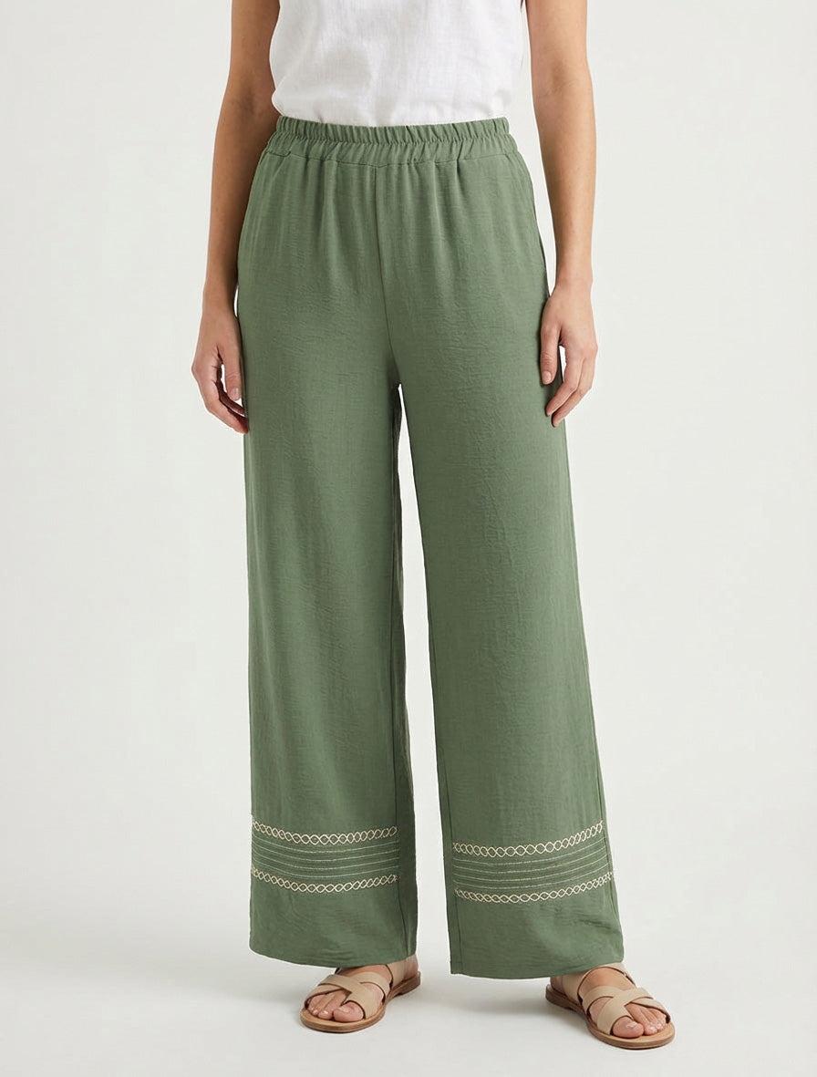 Pantalón holgado con bordes bordados. - Caqui
