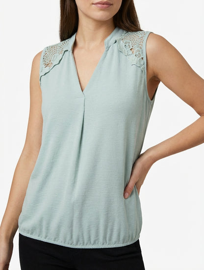 Top sin mangas con detalle bordado - Verde agua