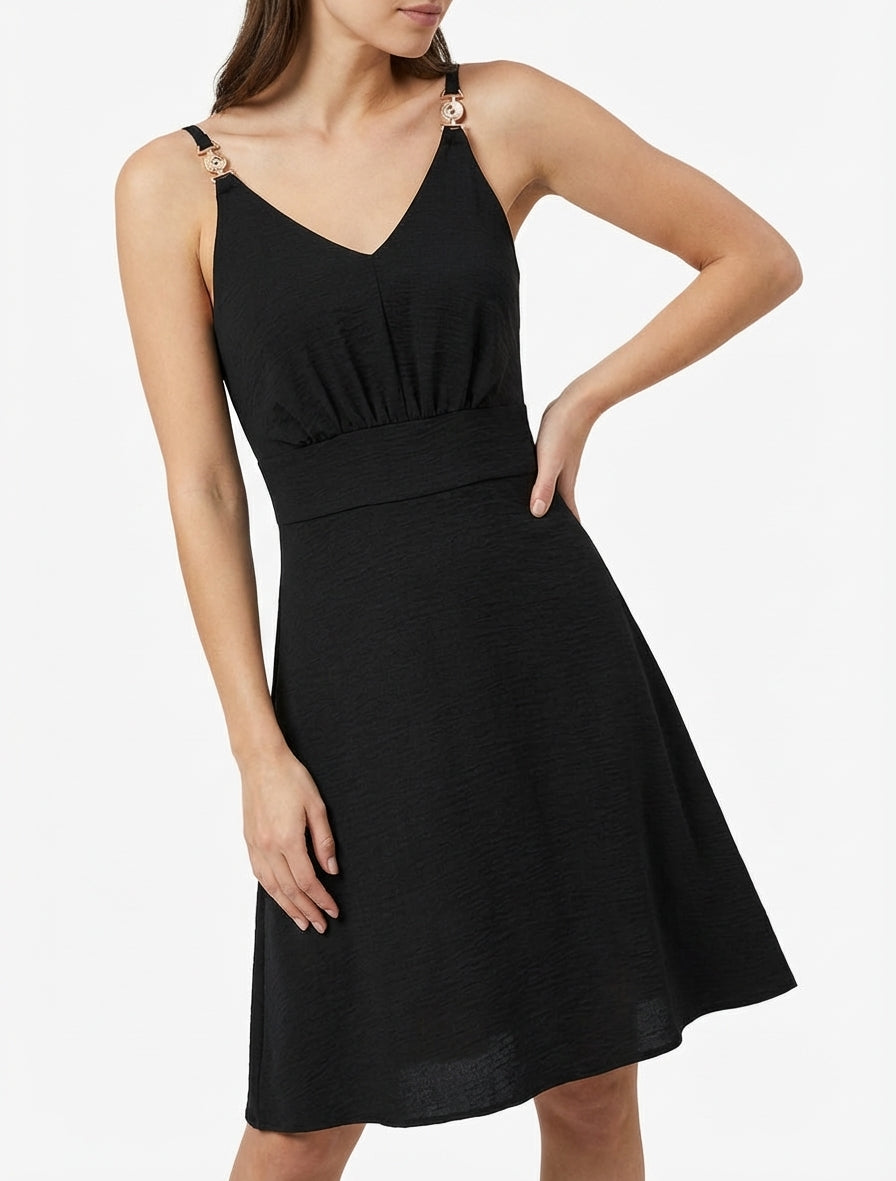 Vestido de tirantes con joyas y falda acampanada - Negro