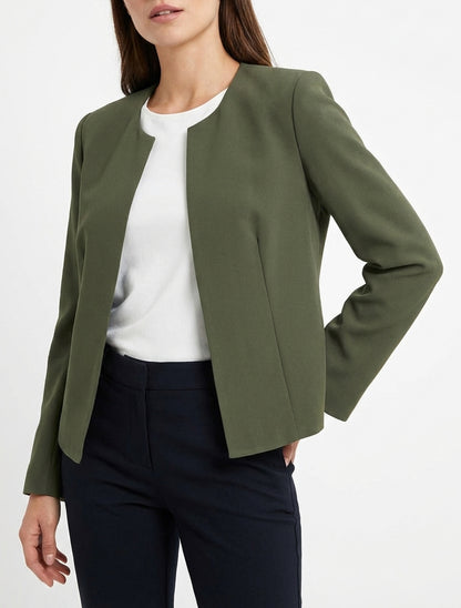 Chaqueta recta con cuello redondo y hombreras. - Caqui