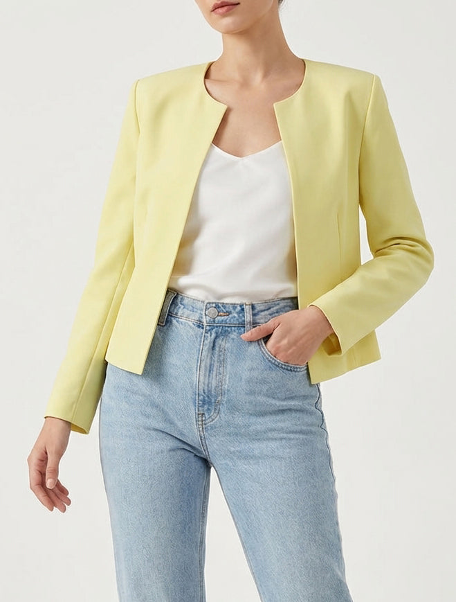 Chaqueta recta con cuello redondo y hombreras. - Amarillo pastel