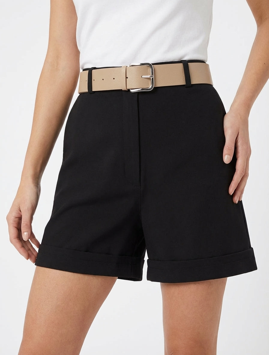 Short de una pieza con dobladillo y cinturón - Negro