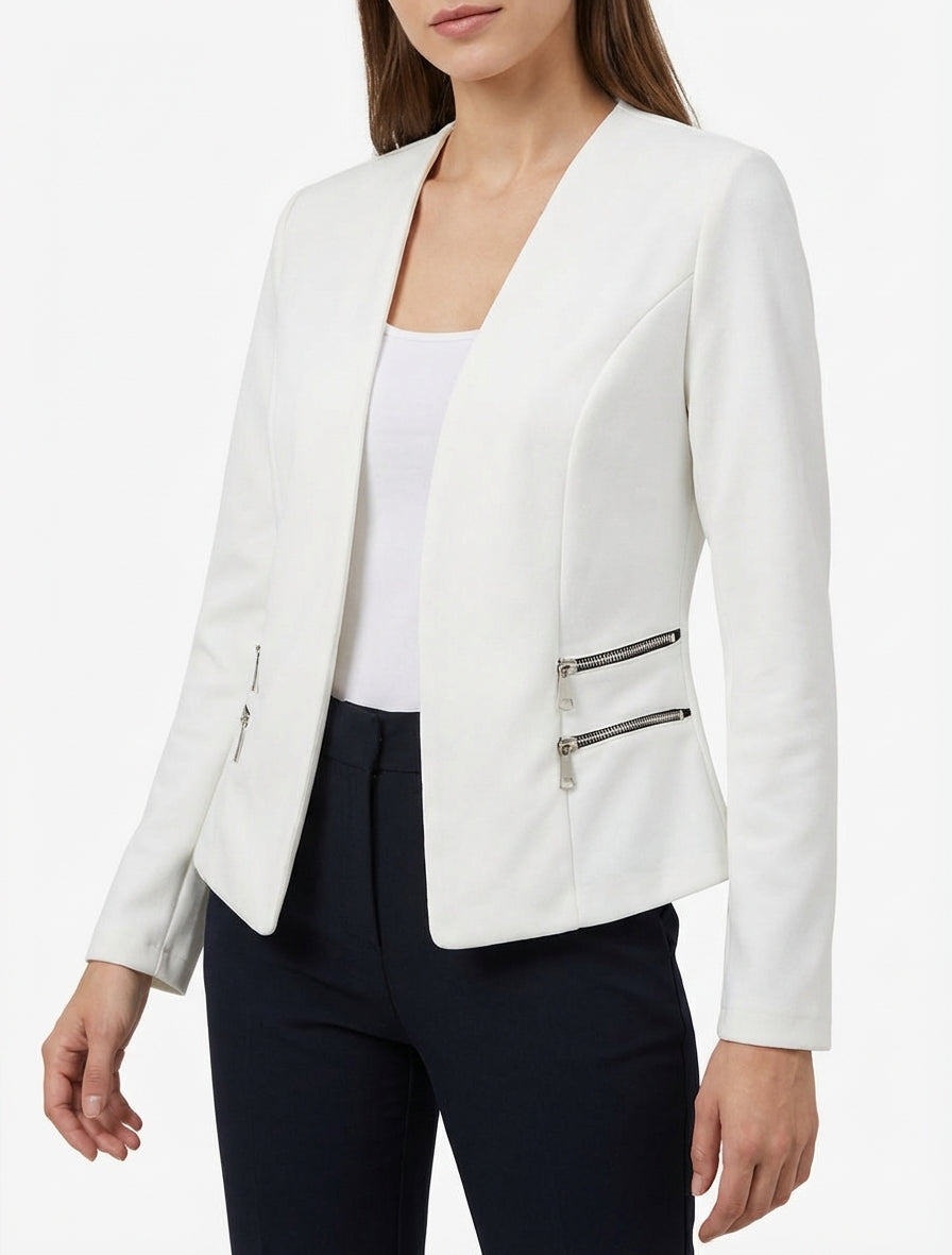 Chaqueta de ante con bolsillos decorativos con cremallera. - Blanco