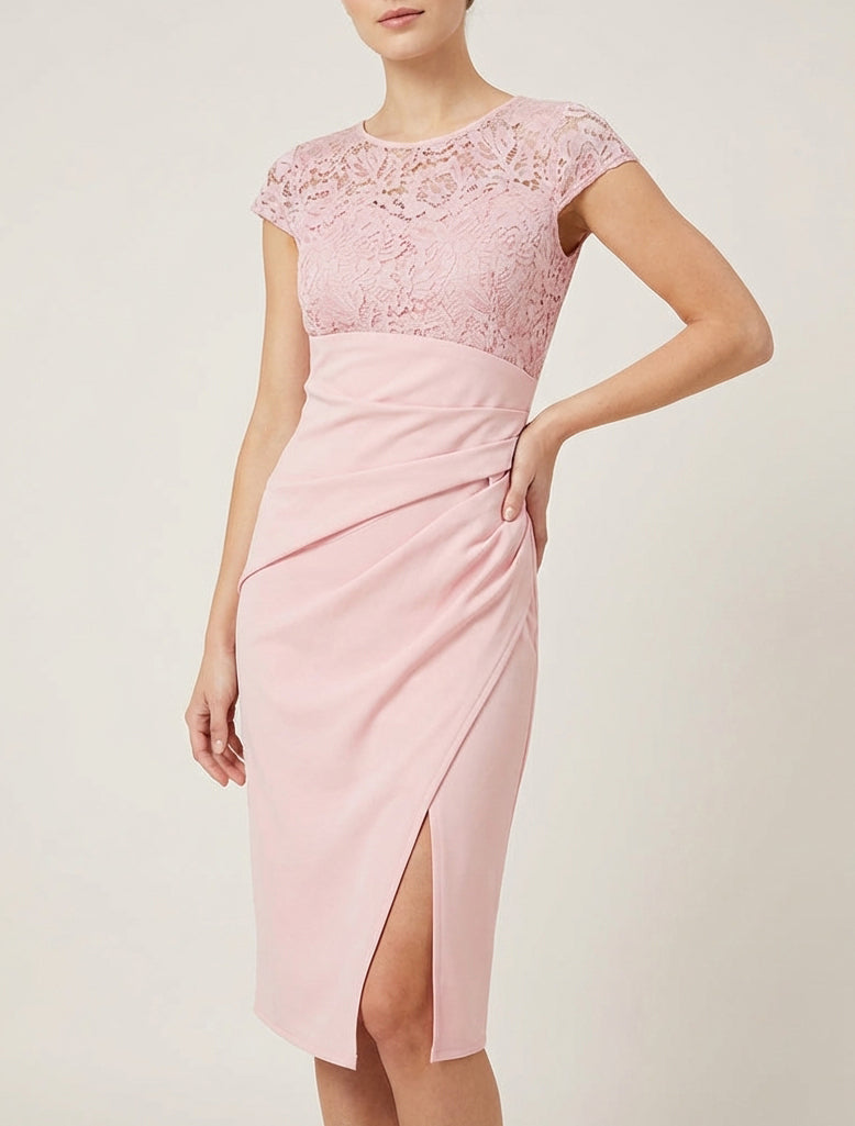 Vestido ajustado de encaje y drapeado - Rosa