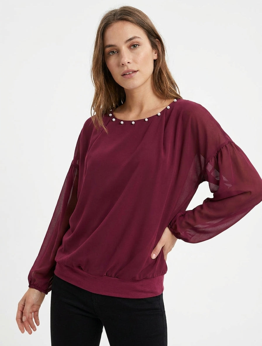 Top con cuello redondo perlado y mangas largas - Color vino
