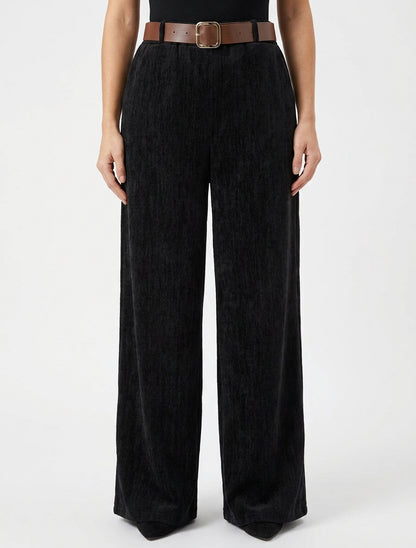 Pantalón efecto terciopelo con cintura elástica. - Negro