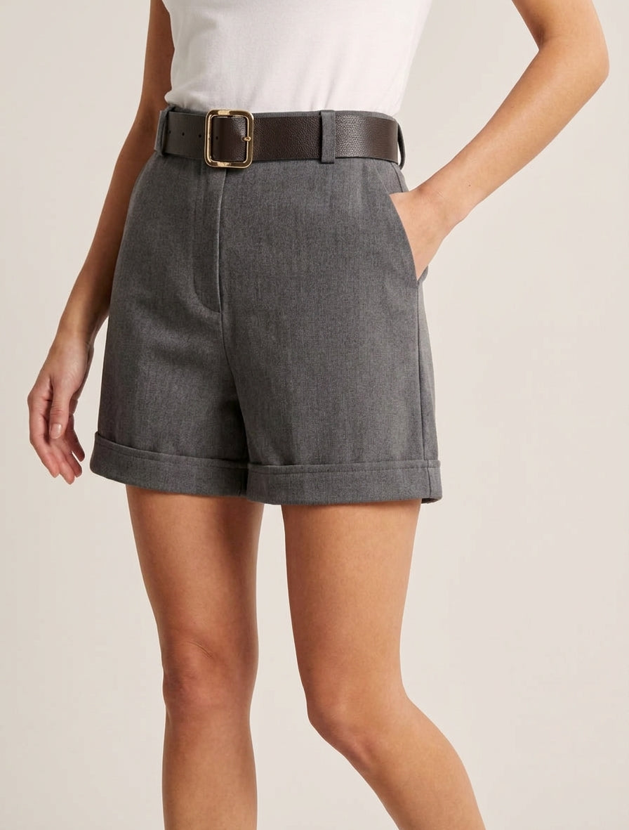 Pantalones cortos con vuelta y cinturón - Gris