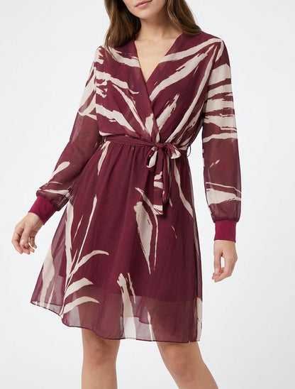 Vestido acampanado con estampado abstracto - Color vino