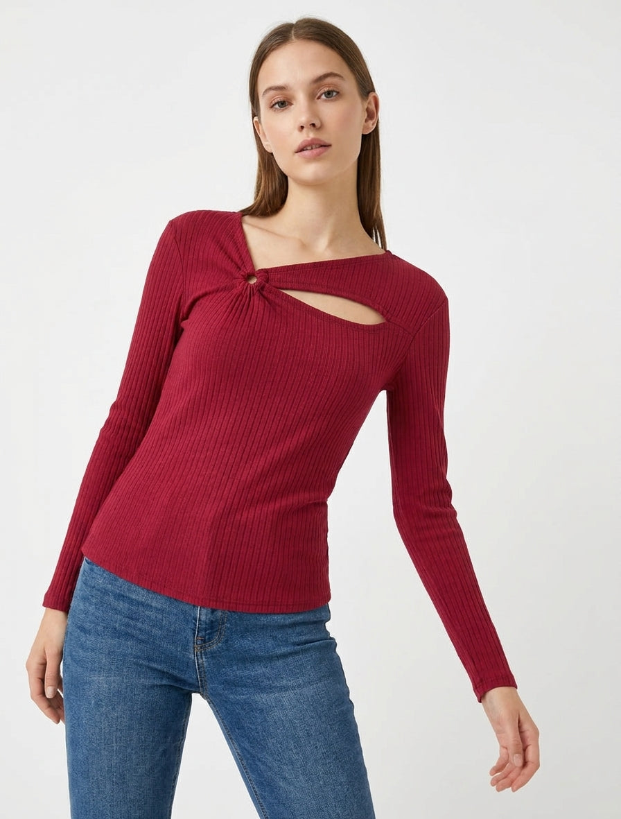 Suéter de canalé con cuello asimétrico calado - Rojo