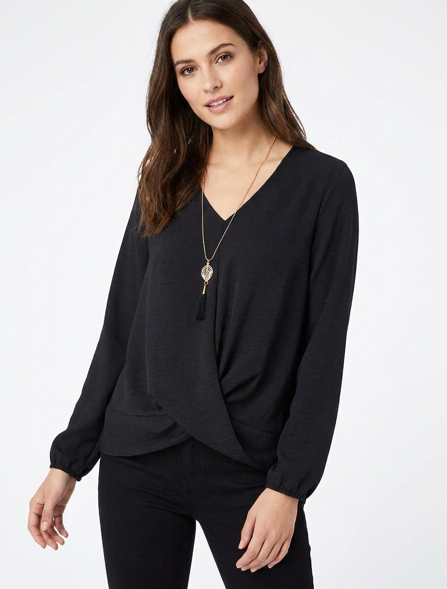 Top de borde derecho con bordes retorcidos y cuello en V - Negro