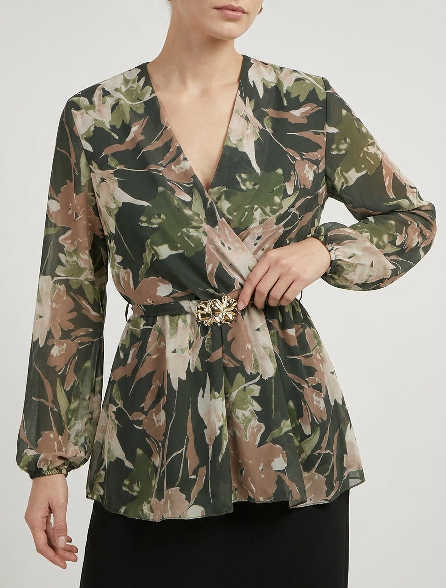 Top cruzado estampado flores abstractas con joya floral - Caqui