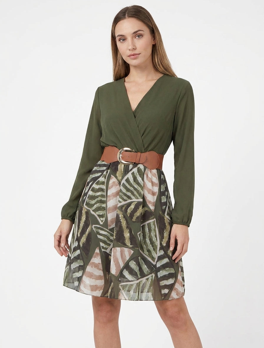 Vestido evasé con estampado de hojas abstractas - Caqui