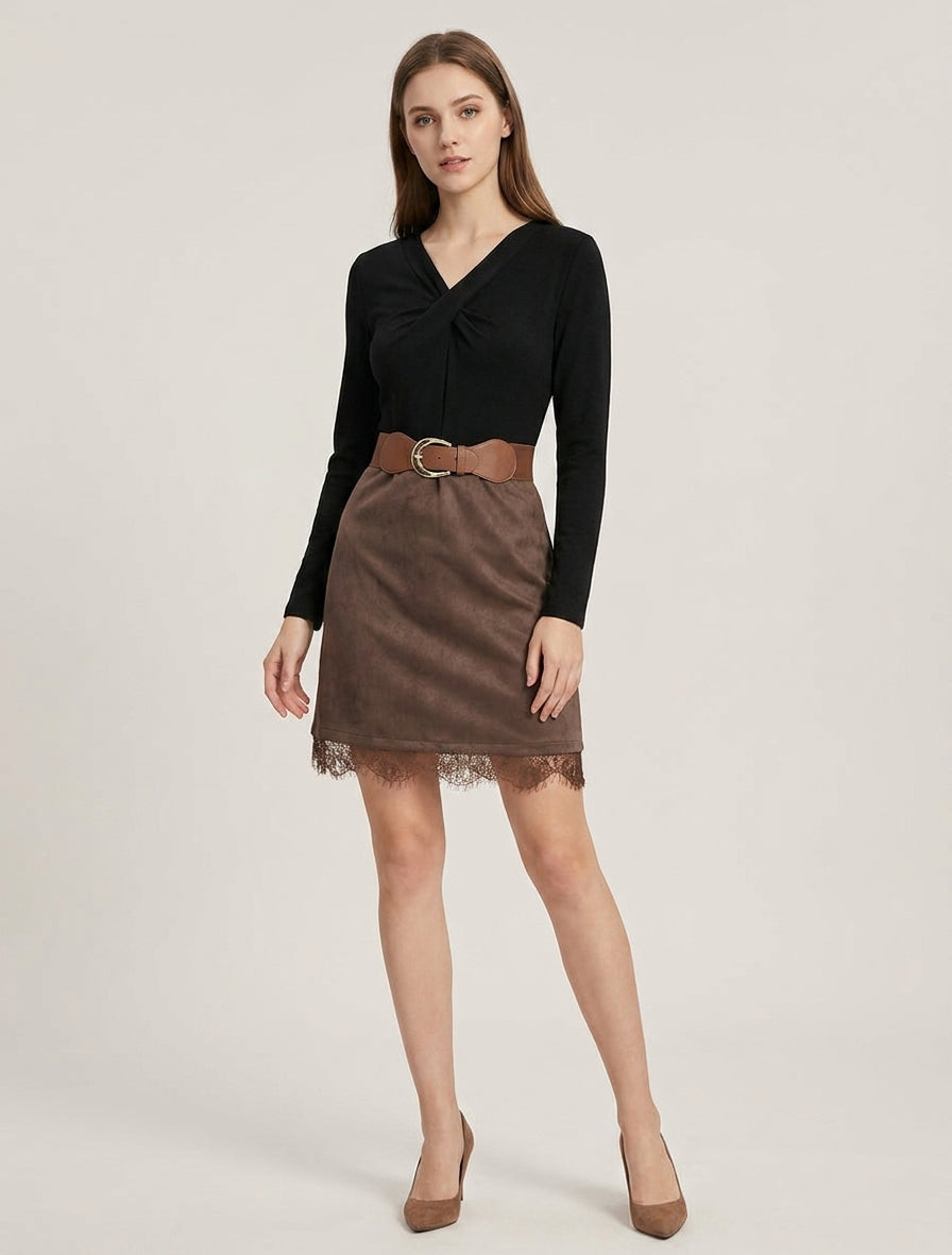 Vestido recto de punto y ante con bordes de encaje. - Negro/marrón