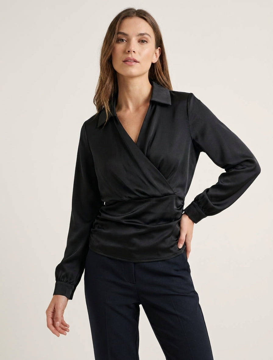 Top ajustado efecto satinado con cuello cruzado - Negro
