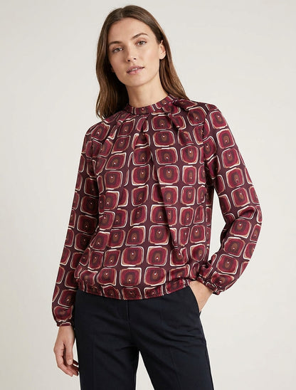 Blusa satinada estampado retro - Color vino