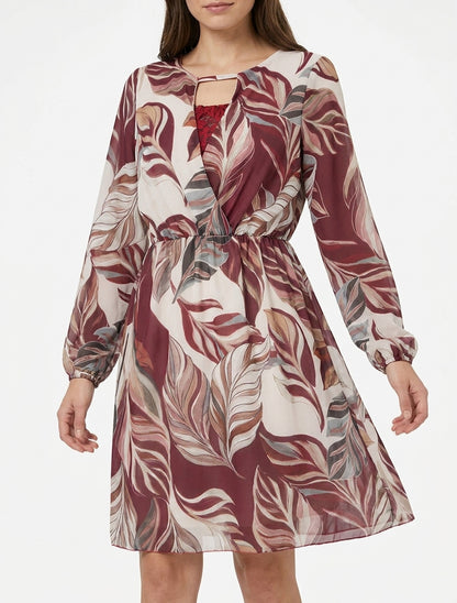 Vestido evasé con estampado de hojas estilizadas - Color vino