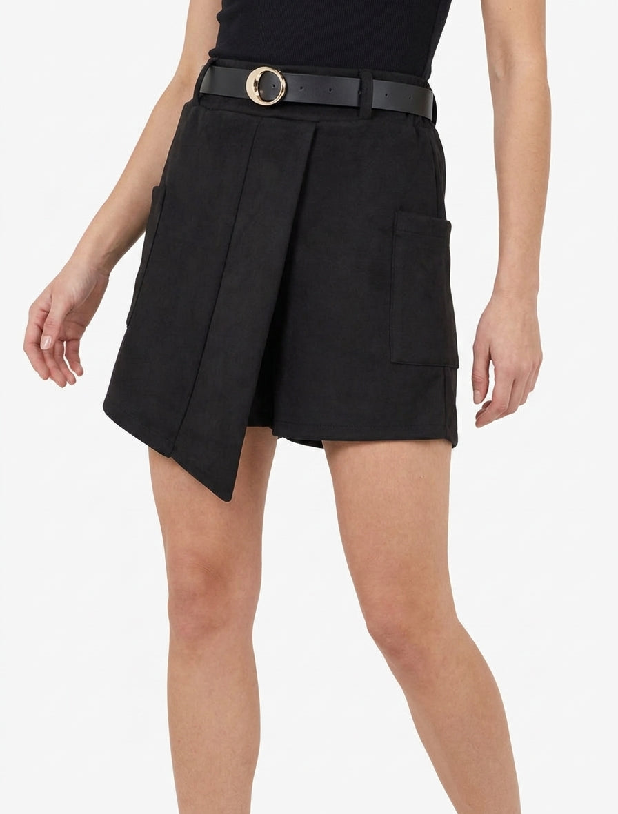 Falda corta de ante estilo con bolsillos de parche - Negro