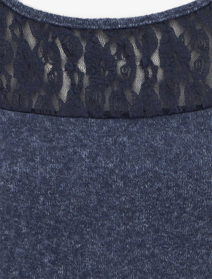 Pull duveteux droit à col rond et empiècement dentelle - Marine - 3