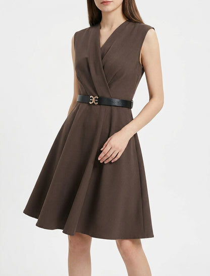 Vestido skater sin mangas con cuello cruzado - Marrón