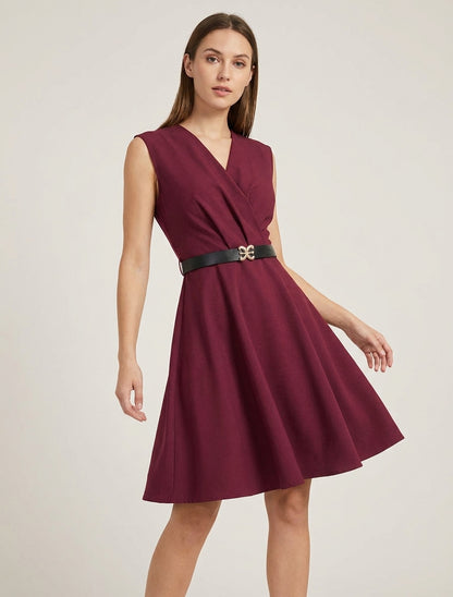 Vestido skater sin mangas con cuello cruzado - Color vino