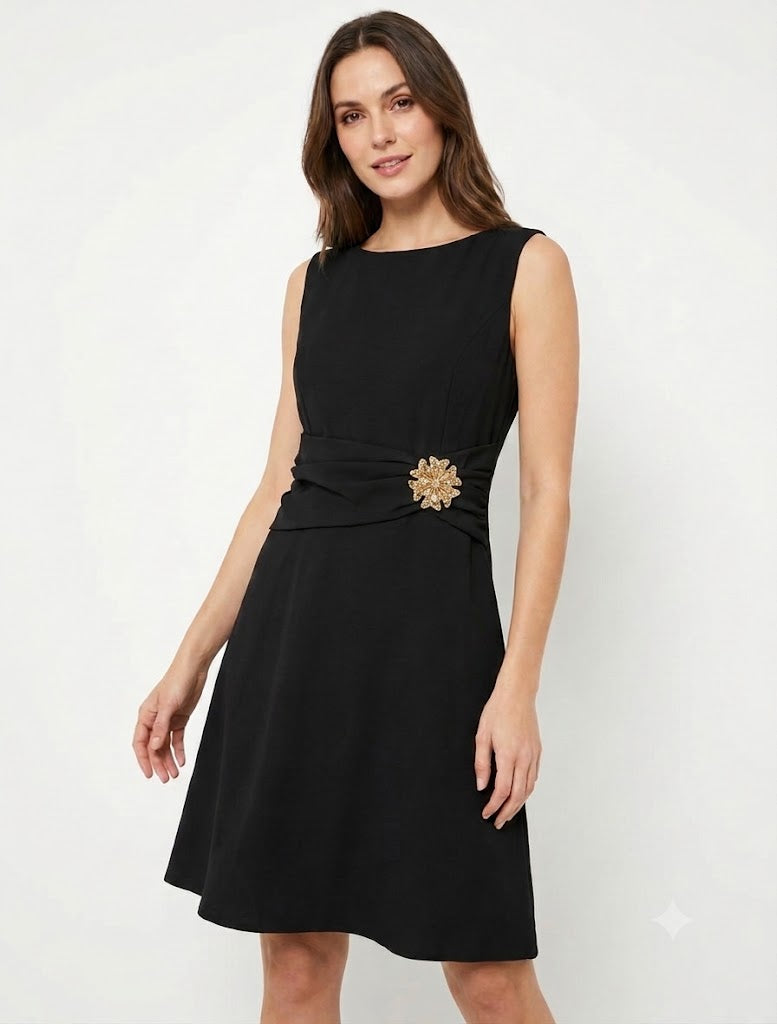Vestido sin mangas con incrustación de joya - Negro