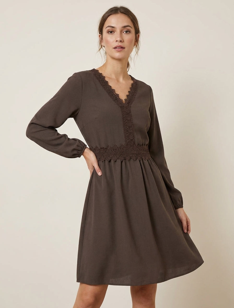 Vestido acampanado liso con mangas largas y encaje - Marrón