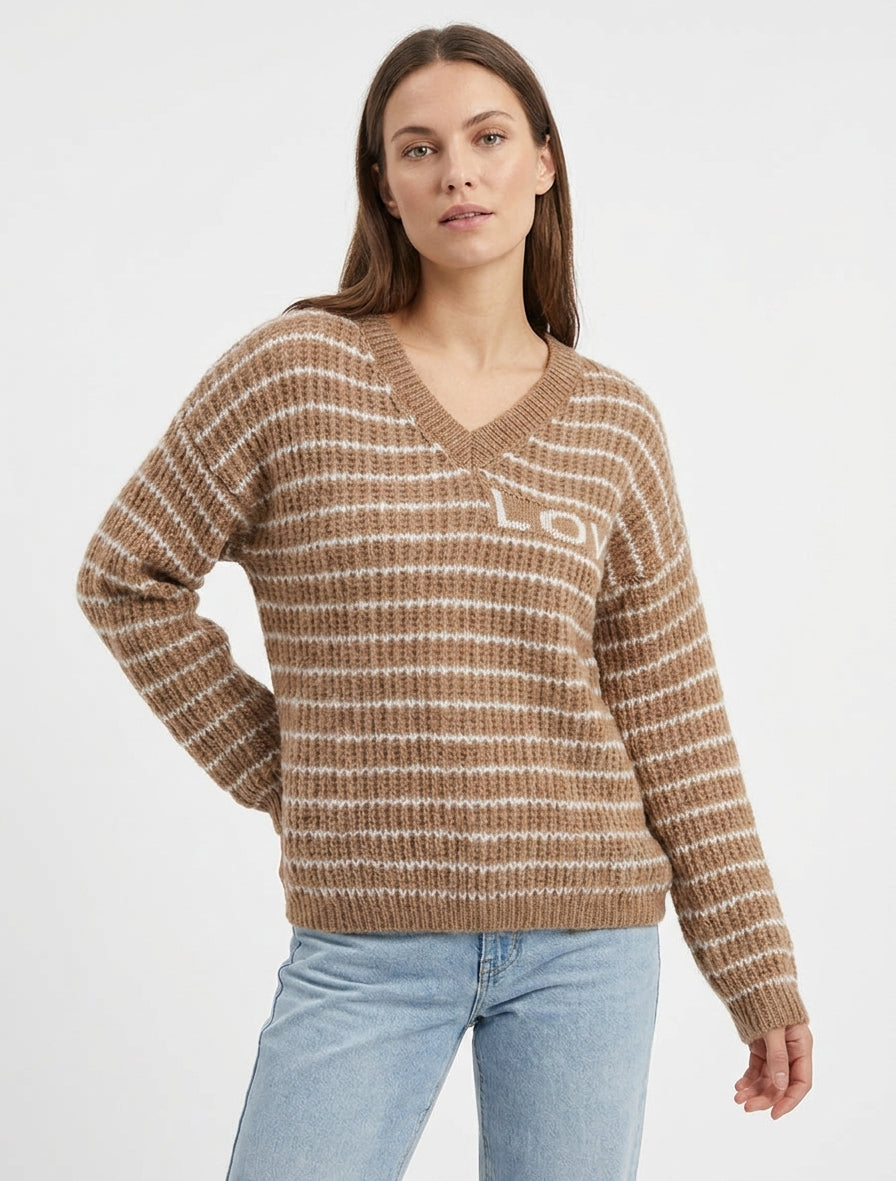Suéter de mohair con inscripción LOVE a rayas - Camello