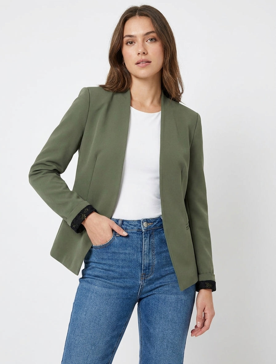Chaqueta recta lisa con hombreras - Caqui