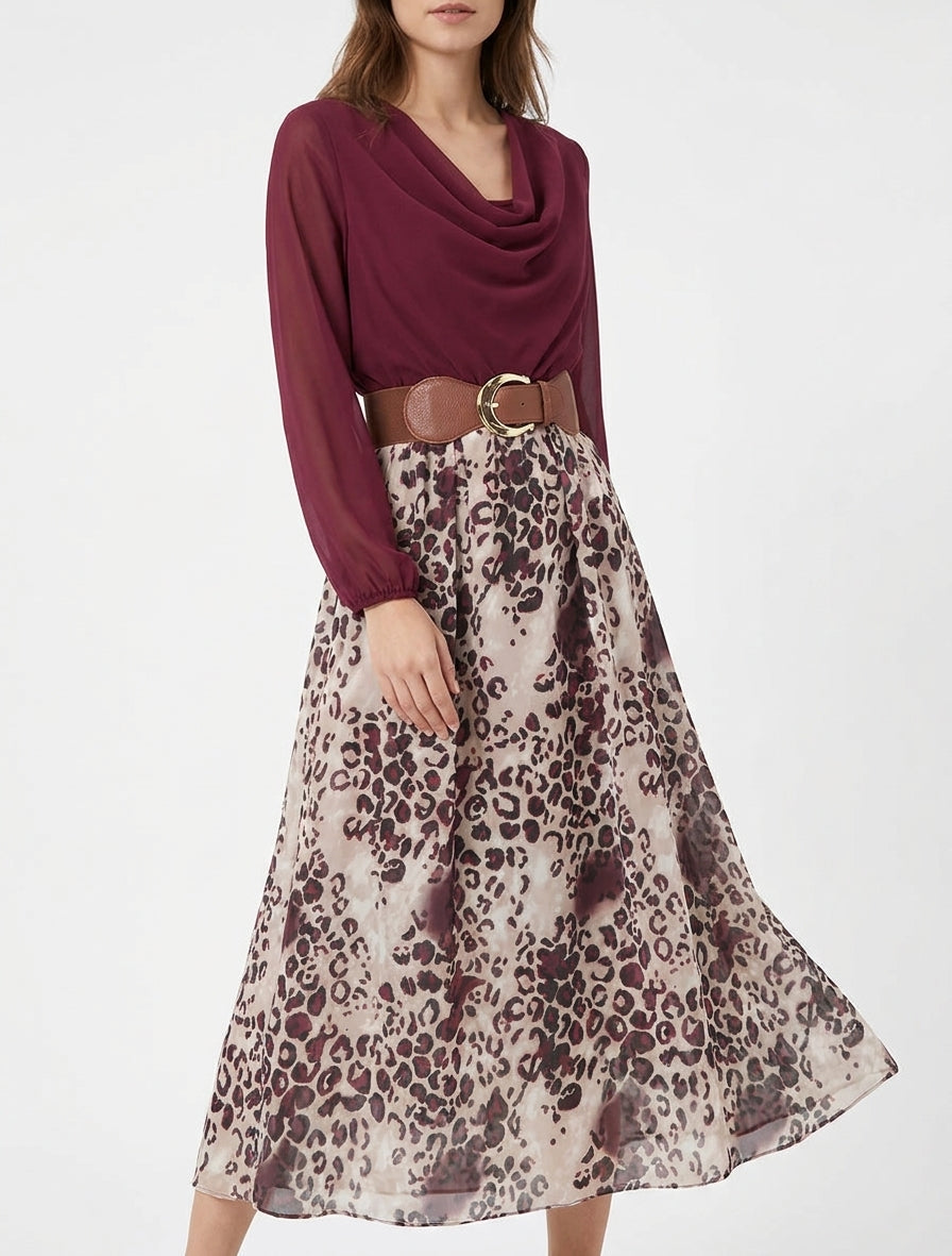 Vestido recto de leopardo con mangas largas - Color vino