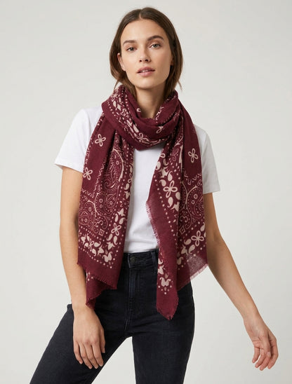 Bufanda rectangular con estampado de bandana - Burdeos