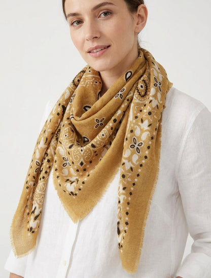 Pañuelo estampado paisley con bordes deshilachados - Amarillo mostaza