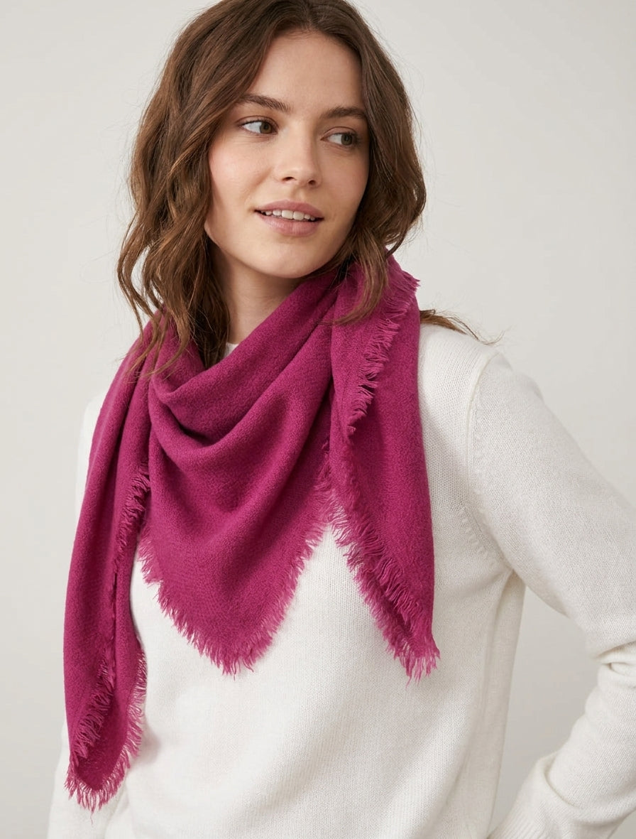 Pañuelo liso con bordes deshilachados - Fucsia