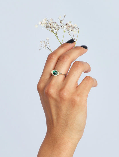Bague fine ornée d&