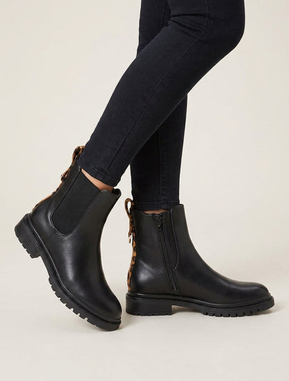 Botines Chelsea con contrafuerte estilizado - Negro/leopardo