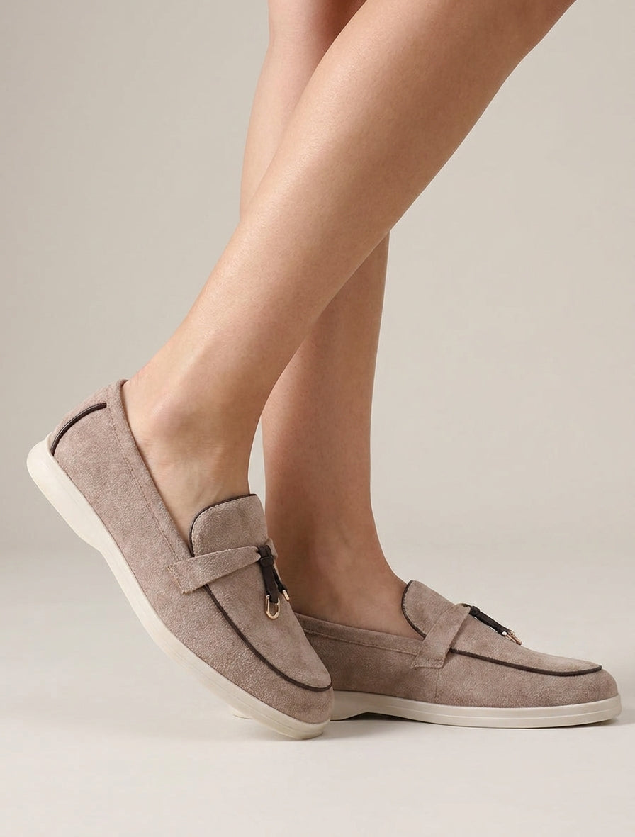 Mocasines de ante con hebilla decorativa - Topo claro