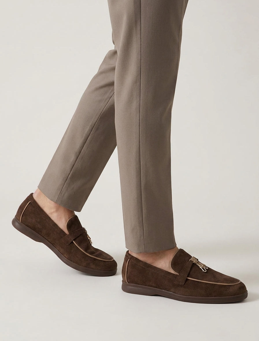Mocasines de ante con hebilla decorativa - Marrón