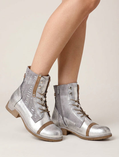 Botines con cordones con perforaciones irisadas y pitón. - Dinero