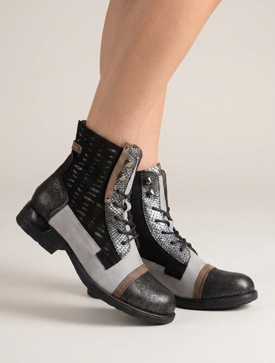 Botines con cordones irisadas con perforaciones - Negro