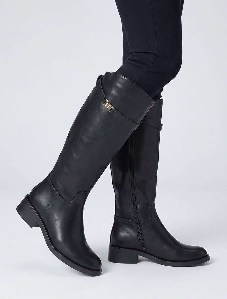 Botas de imitación con correa decorativa - Negro