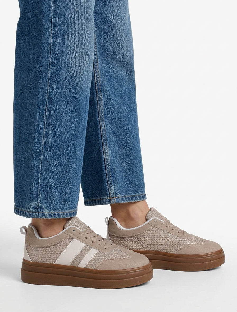 Zapatillas con paneles de malla y efecto nobuk. - Topo