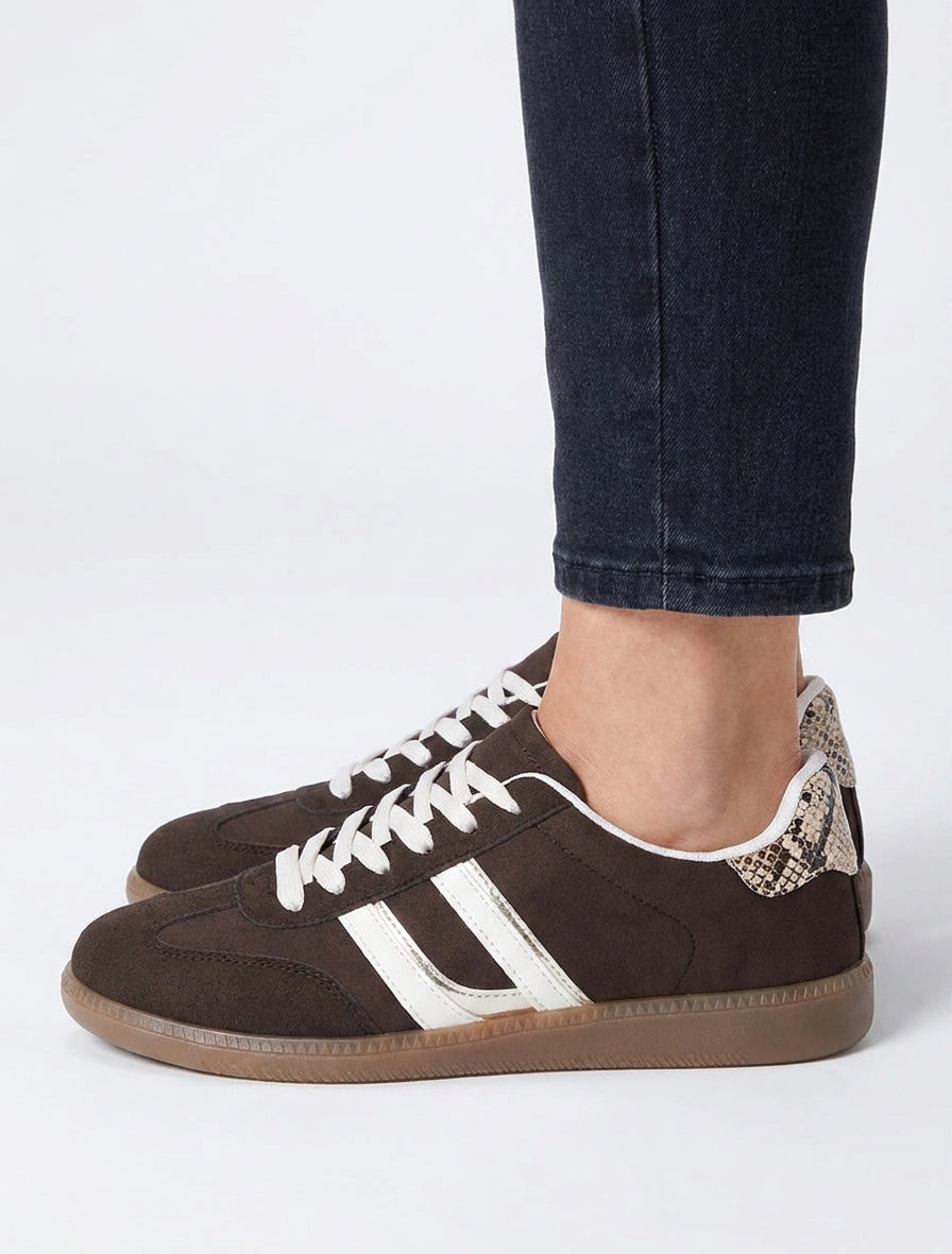 Zapatillas efecto nobuck con bandas contrastantes - Marrón