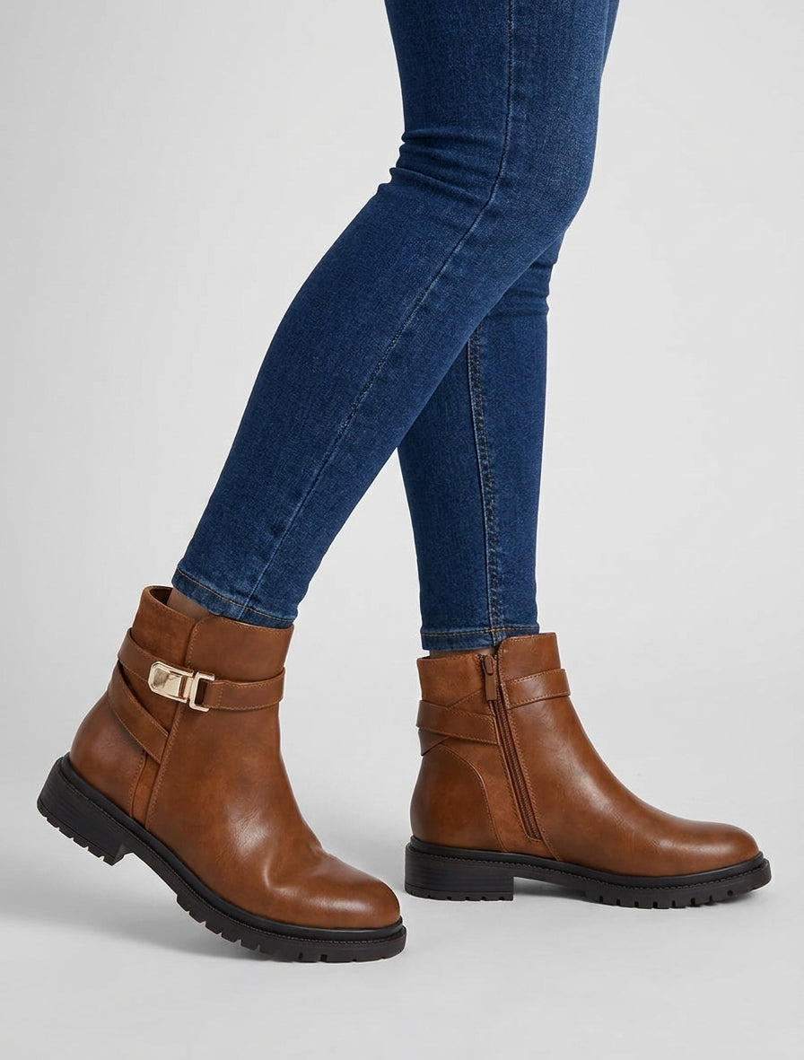 Botines de imitación con pieza de ante. - Camello