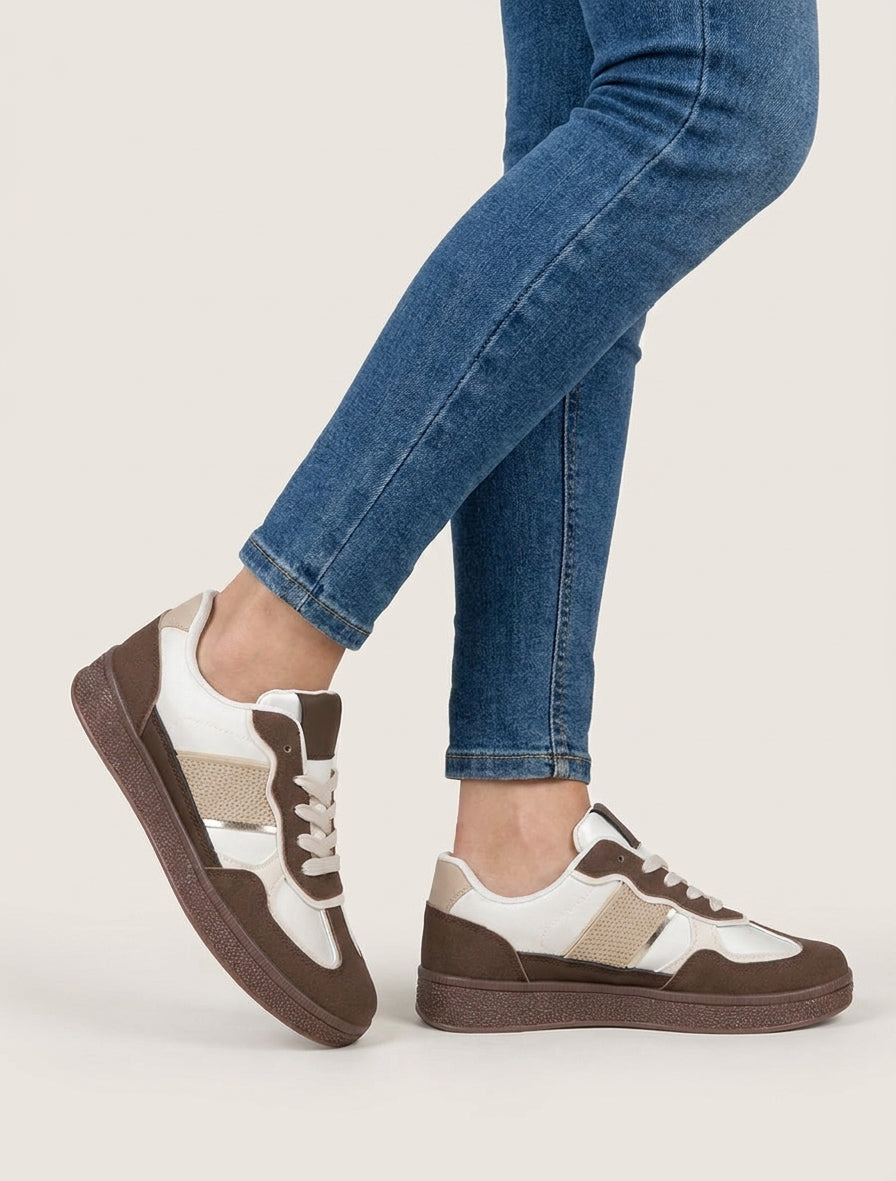 Zapatillas de imitación con contrafuerte contrastante - Marrón