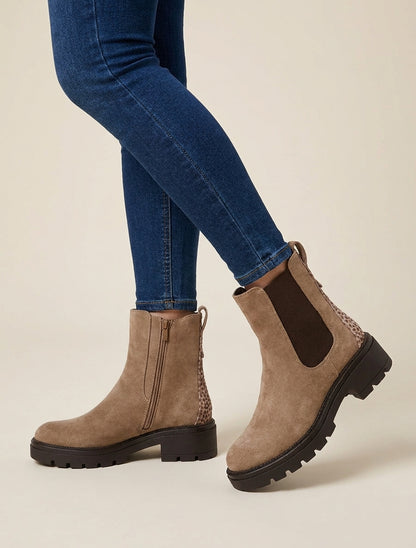 Botines de ante con contrafuerte moteado - Topo