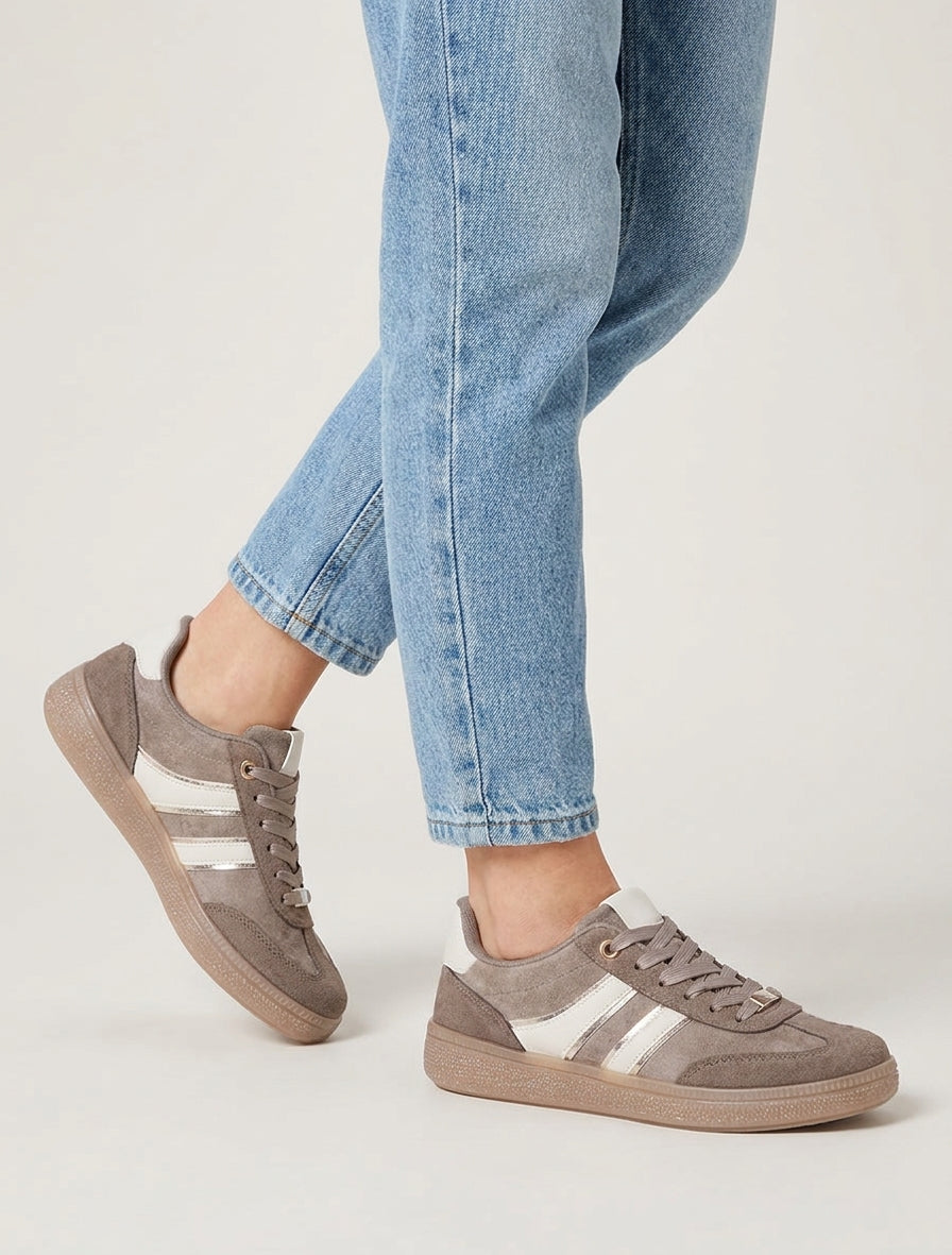 Zapatillas de ante con bandas contrastantes - Topo