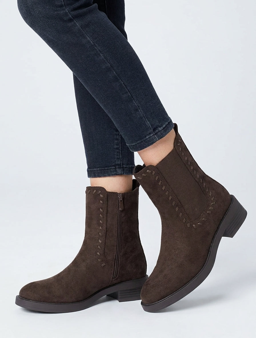 Botines estilo chelsea en ante - Chocolate