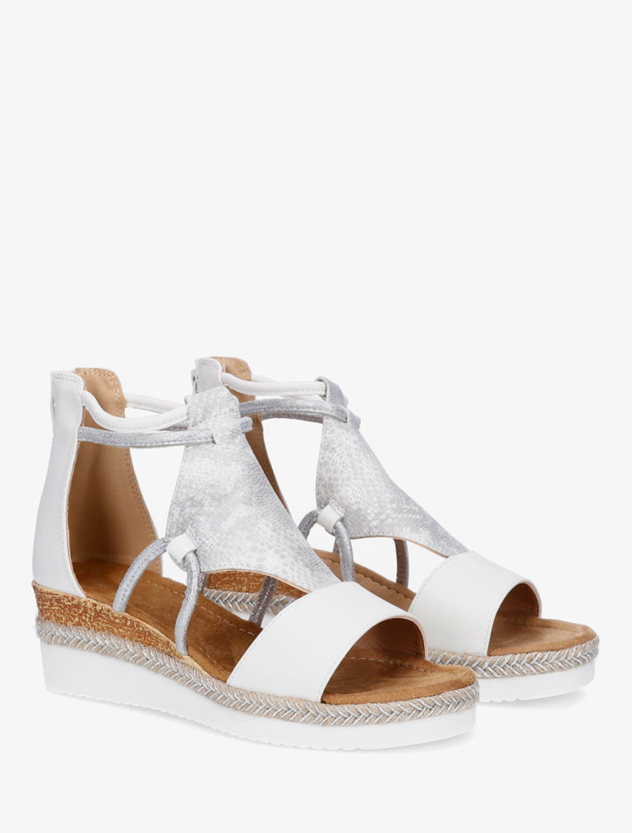 Sandalias de cuña con tira de estampado de pitón nacarado. - Blanco