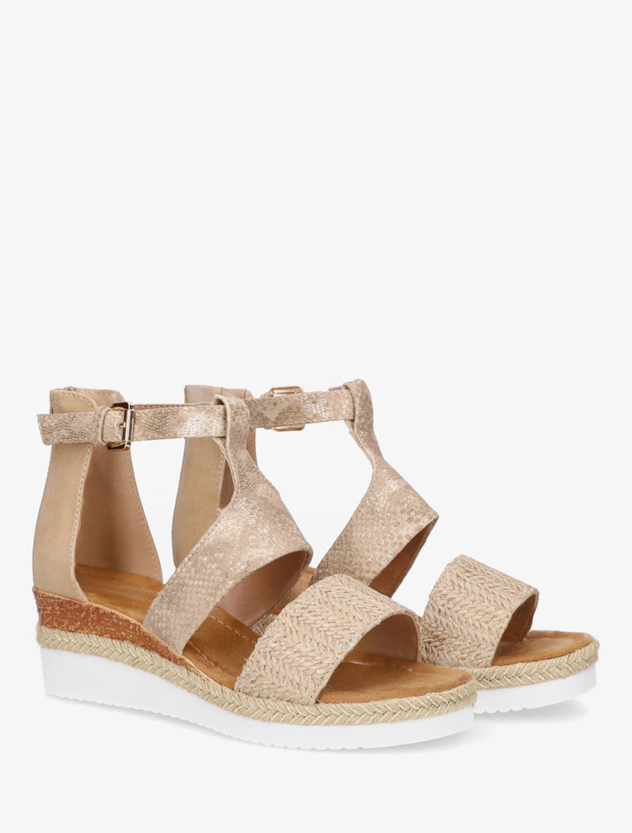 Sandalias con cuña texturizadas con detalle de pitón. - Topo